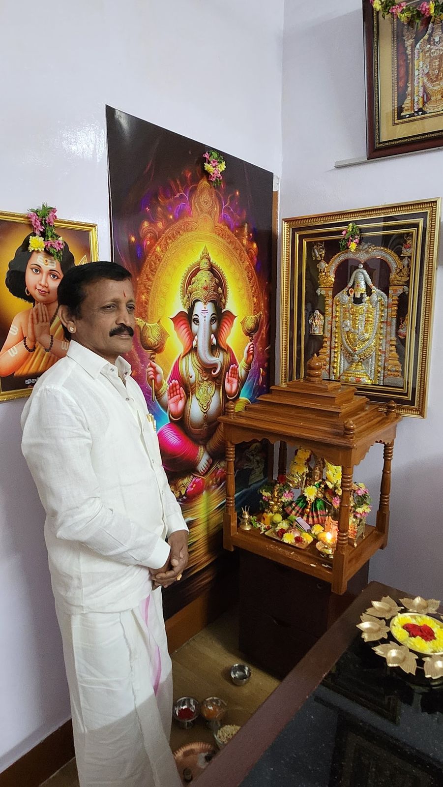 Astrologer Mr. Saminathan at Sri Mahavishnu Jothidalayam, Coimbatore